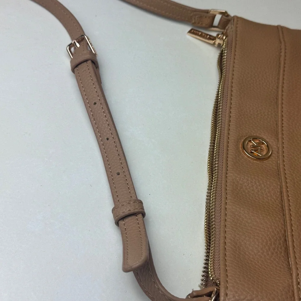 Anne Klein Tan Pebble Crossbody Bag Gold Tone‎ Hardware Adjustable Strap
